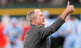 前总统布什不会在这次选举中表态支持他