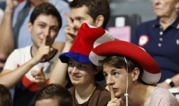 残奥会球迷学会了什么时候保持沉默，什么时候“大声”观看盲人足球