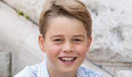 乔治王子在威廉和凯特的注视下上第一节“学习飞行”课