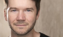 詹姆斯·卡弗利和安德鲁·莫里尔的《垃圾》的开箱朗读集