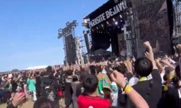 据报道，珀斯一名教师在日本“寄生虫似曾相识音乐节”上被起重机袭击