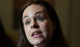 苏格兰的政治家们向80年前“勇敢的”诺曼底登陆老兵致敬