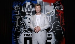 《变形金刚1》：克里斯·海姆斯沃斯谈论新的前传《变形金刚1》和《特种部队》乔的跨界和职业赌博