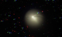 印度喜马拉雅钱德拉望远镜捕捉到的直径35万公里的彗星