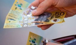 尽管推动无现金社会，消费者仍选择现金