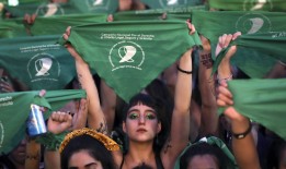 哈维尔·米莱和女性