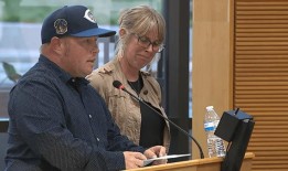 “停止仇恨”：斯普林菲尔德的父亲告诉政客们不要再用儿子的名字