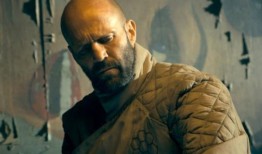 杰森·斯坦森实际上是为了一部新的野生动作电影才开始养蜂的