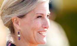 爱丁堡公爵夫人首次与王室一起创造历史