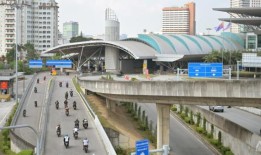 马来西亚越来越多的人呼吁在柔佛州的陆路检查站进行二维码通关，为免护照旅行铺平道路